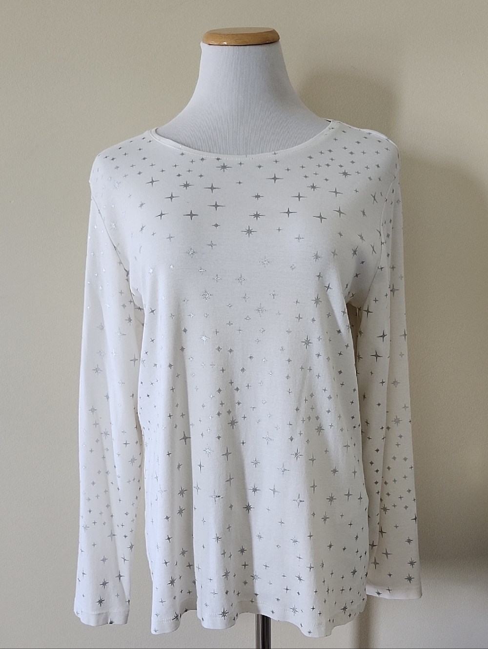 Chico's White Long Sleeve Tee with Silver Star Print (Chico's Sz 2)